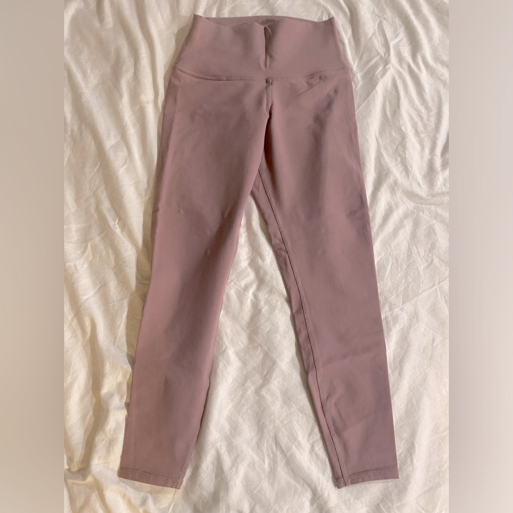 Alo 7/8 high waist airbrush leggings size Small Pale Pink